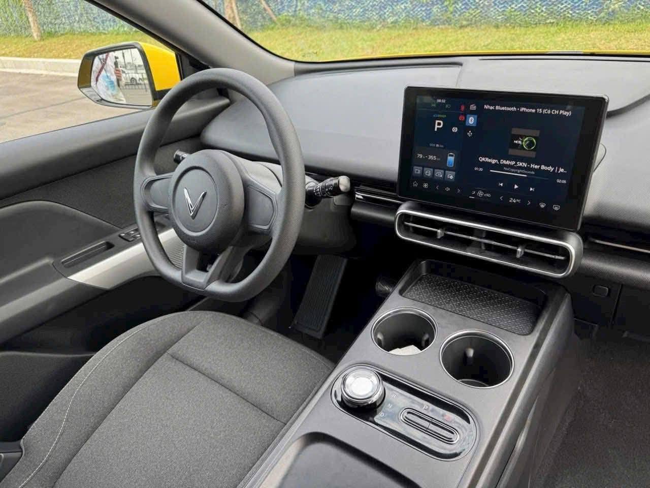 VINFAST LIMO GREEN 9