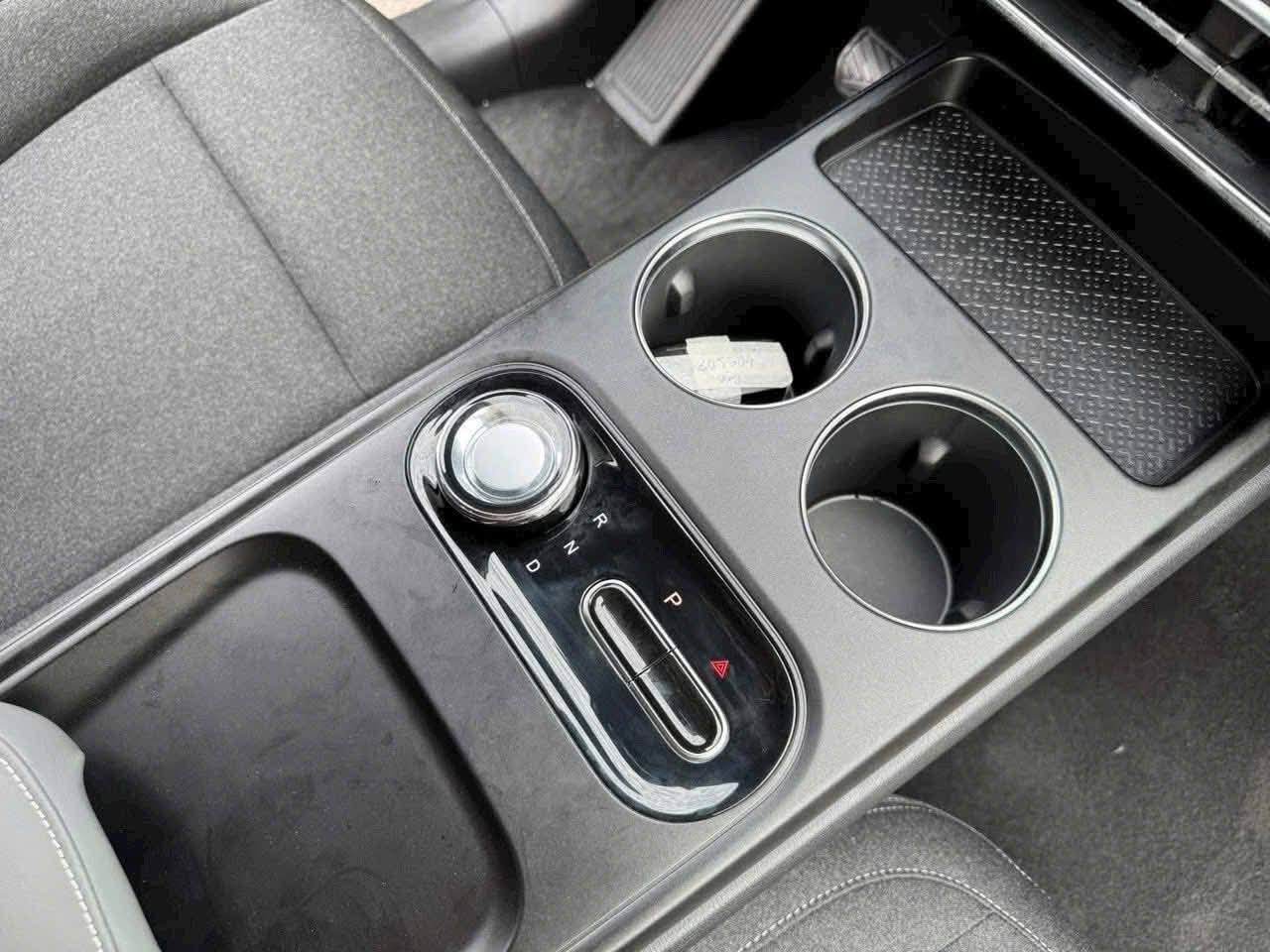 VINFAST LIMO GREEN 12