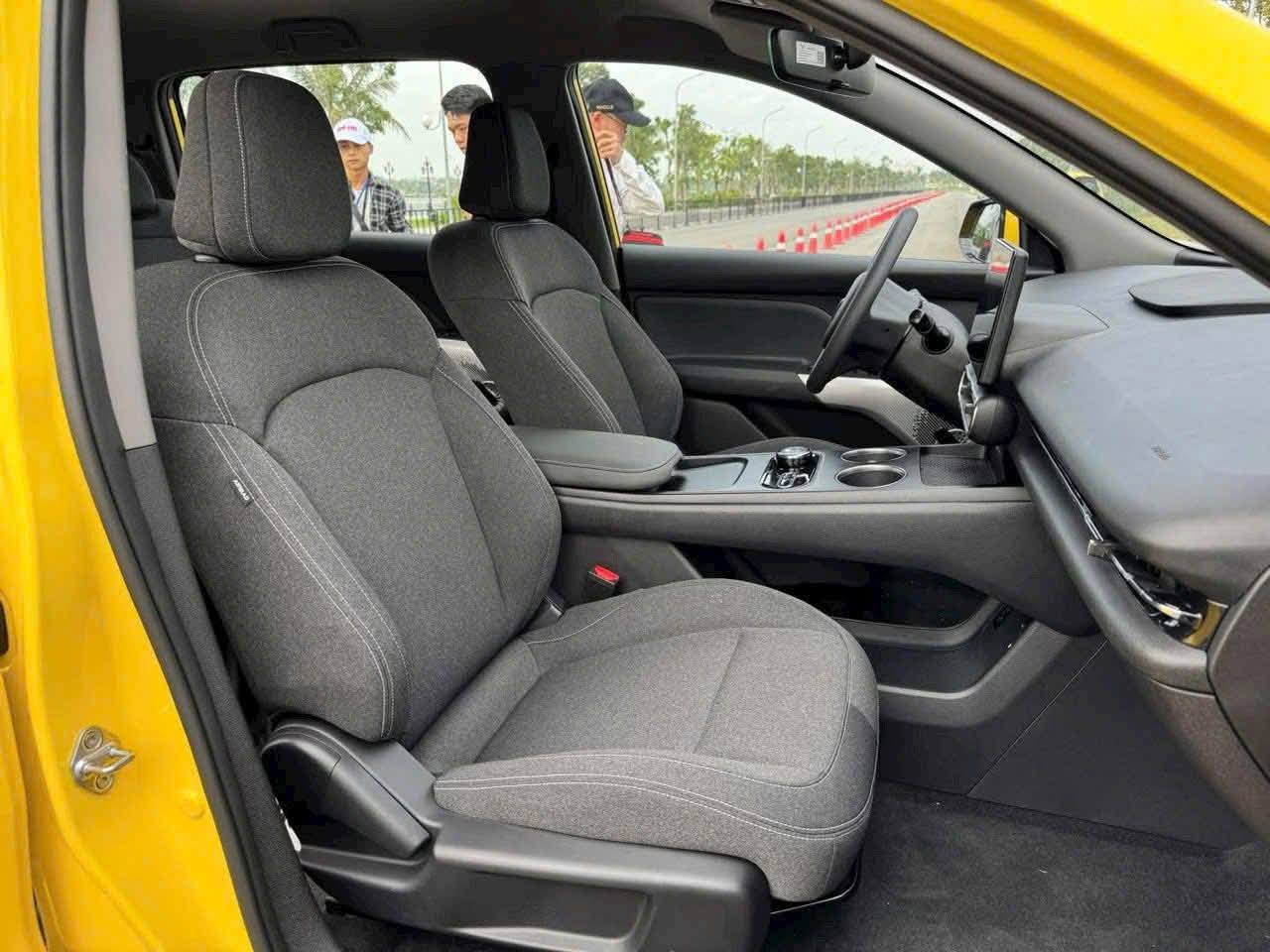 VINFAST LIMO GREEN 10